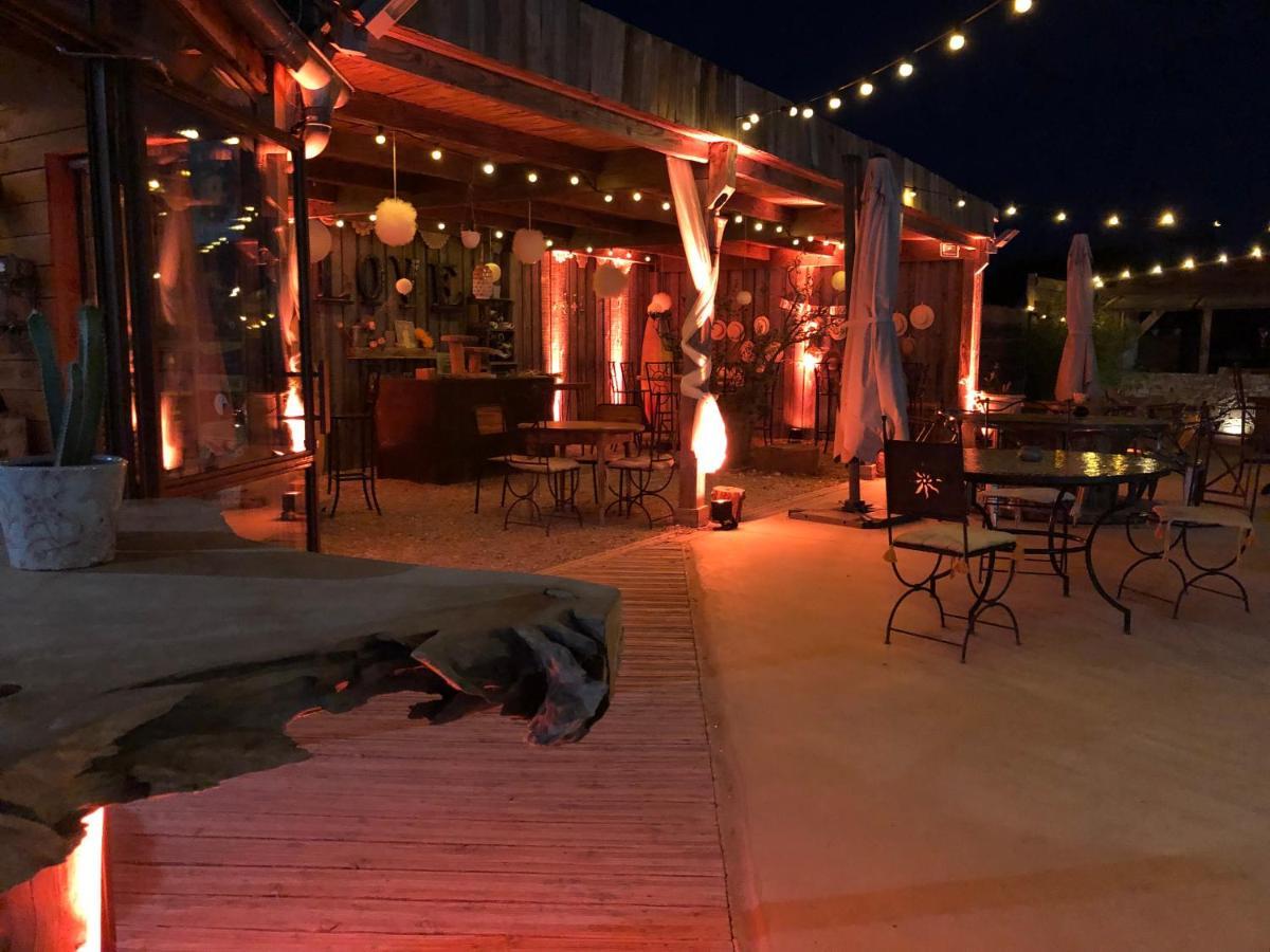 Lodges En Provence - Ecogites & Restaurant Insolites Richerenches Exterior foto