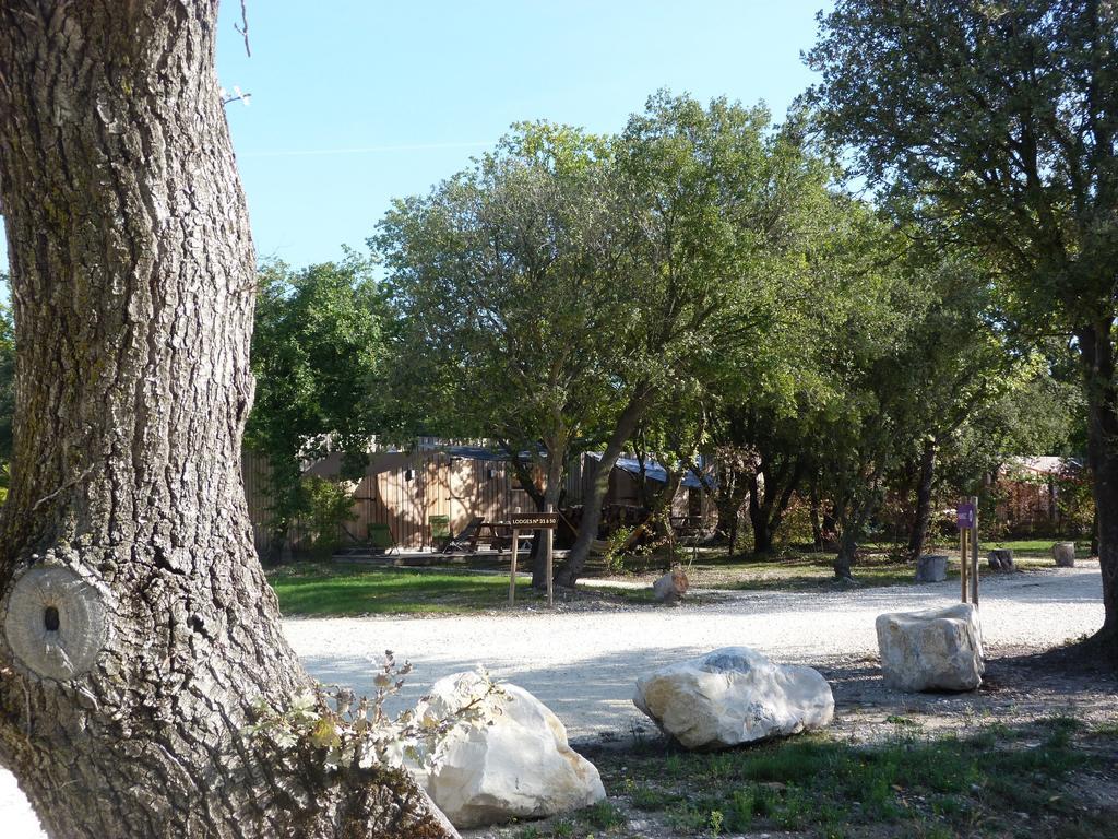 Lodges En Provence - Ecogites & Restaurant Insolites Richerenches Exterior foto